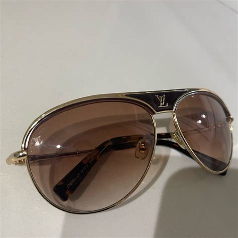 what are louis vuitton sunglasses made of